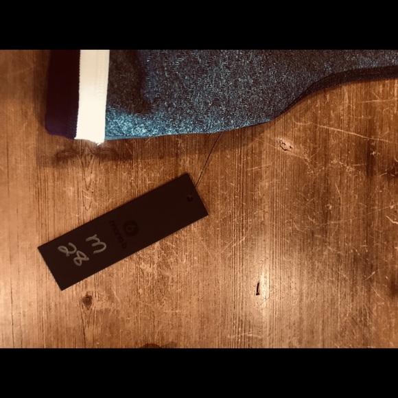 Sports bra by mono B medium - Picture 4 of 4